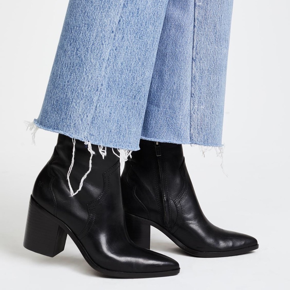 Frye Flynn Short Zip Fall/Winter Black Leather Heeled Chic Everyday Ankle Bootie - Picture 8 of 15